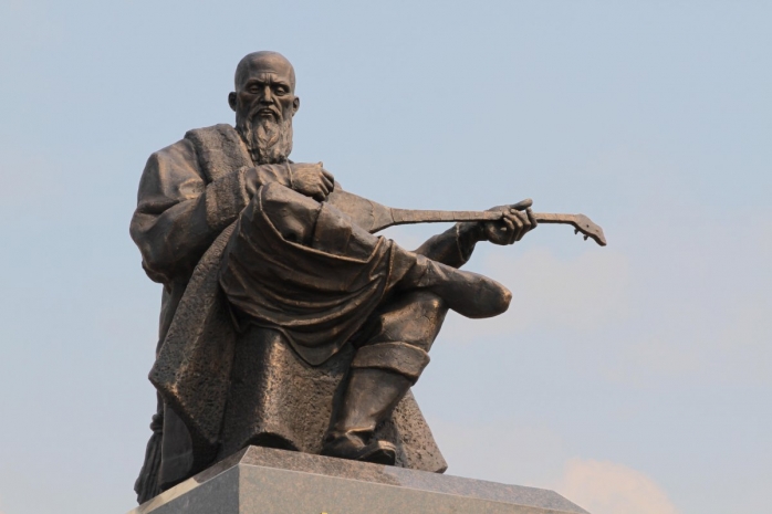 Памятники известным людям в Казахстане будут охранять акиматы