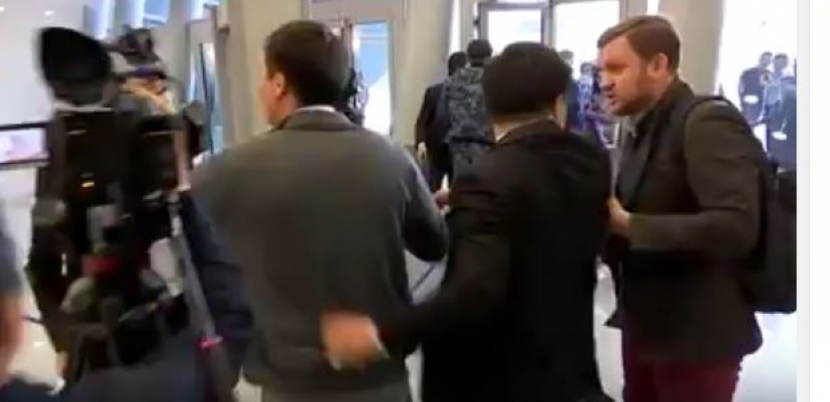 Министры обещают наказать виновных в драке между охранниками и журналистами. Подробное видео инцидента (18+)