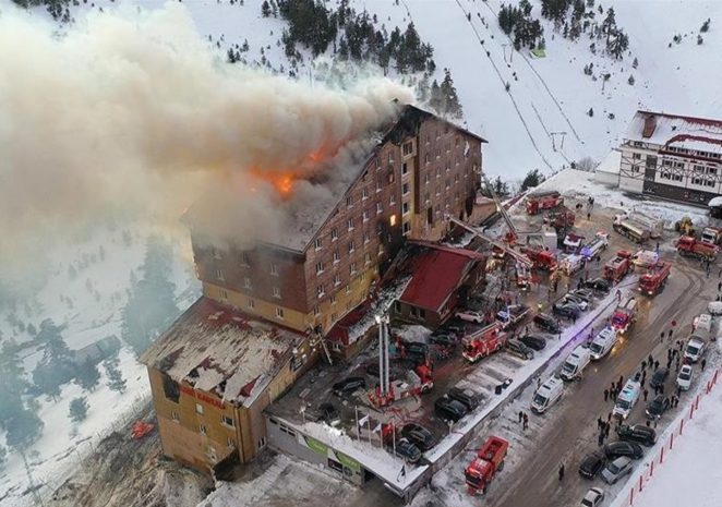 Причиной пожара на горнолыжном курорте Турции стала халатность поваров