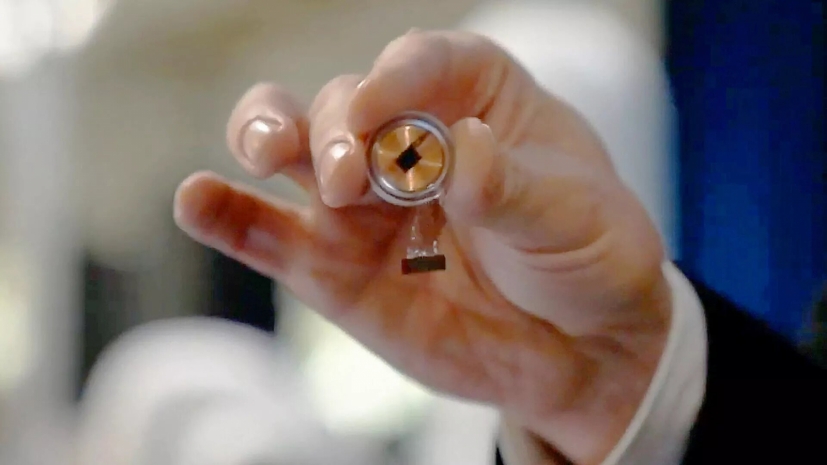 Рабочий прототип мозгового имплантата представил Илон Маск