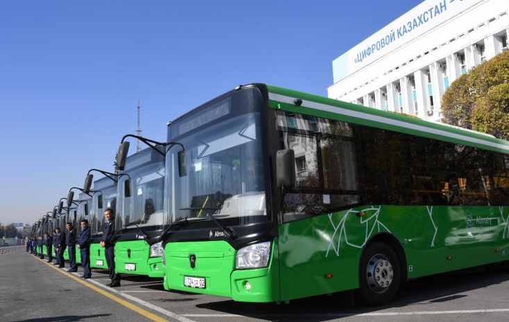 На остановках Алматы до конца года установят электронные табло