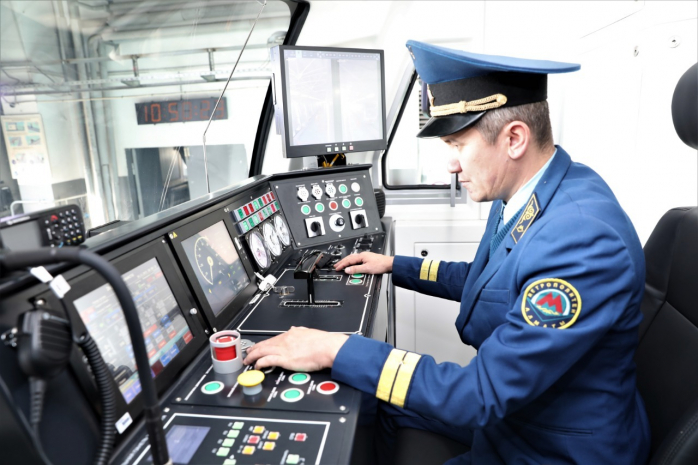 Новые электропоезда запустили в метро Алматы