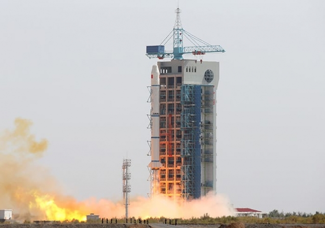 Китай вывел на орбиту исследовательский спутник