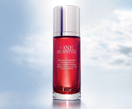 Лаборатория Dior обновила формулу сыворотки One Essential