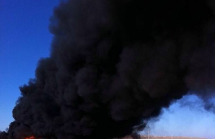 Нефтяные отходы загорелись на промзоне Актау