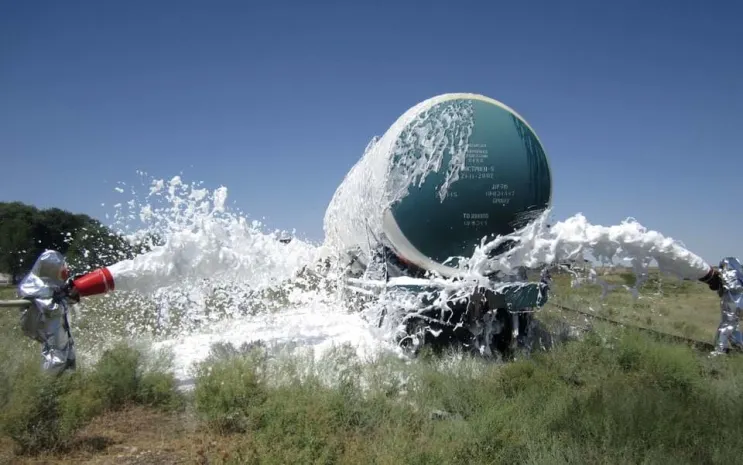 В Жамбылской области могут взорваться 250 цистерн с топливомЭксклюзив