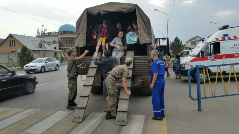 Количество людей, обратившихся в больницу после селя, растет