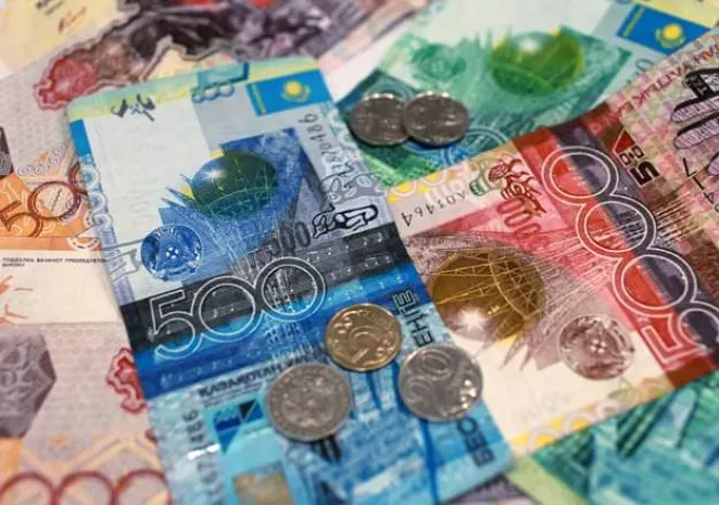 Нацвалюта Казахстана тяжелеет