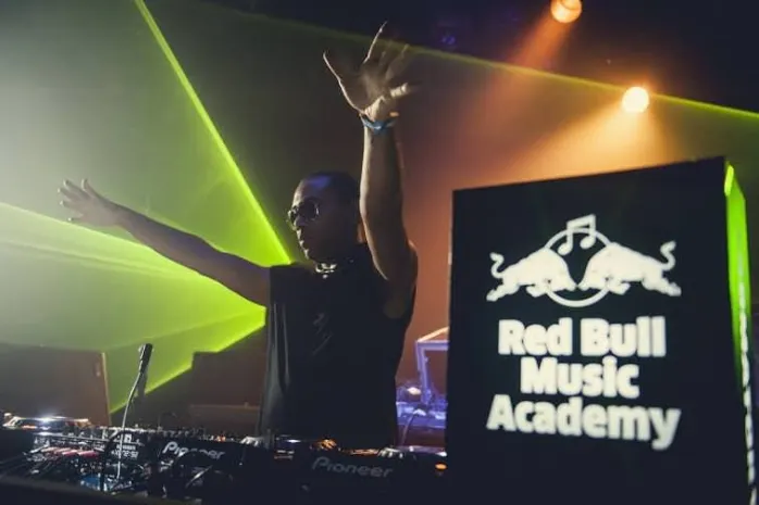 Red Bull Music Academy в этом году отправится в Париж