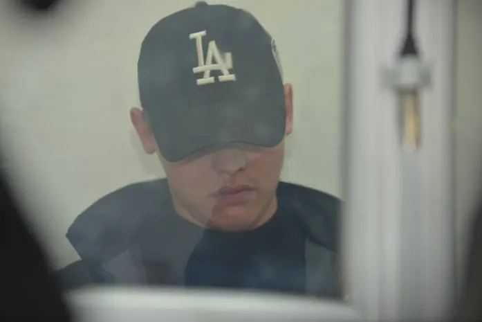 Свидетель: Челах вел себя высокомерно и не хотел работать