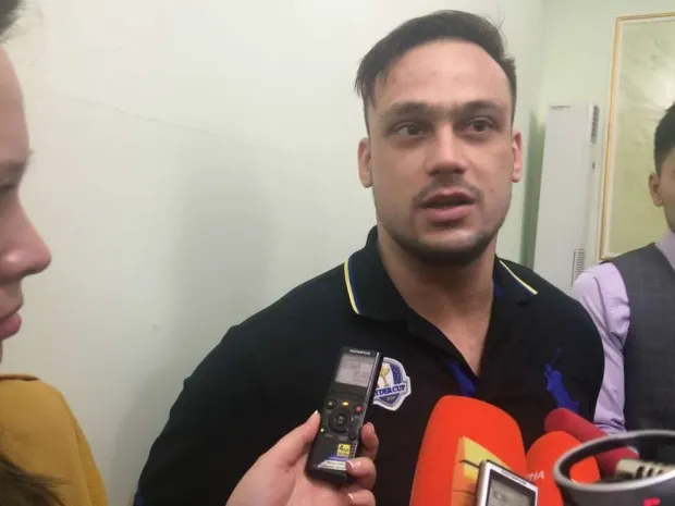 Илья Ильин пришел в суд поддержать Ермегияева (ВИДЕО)