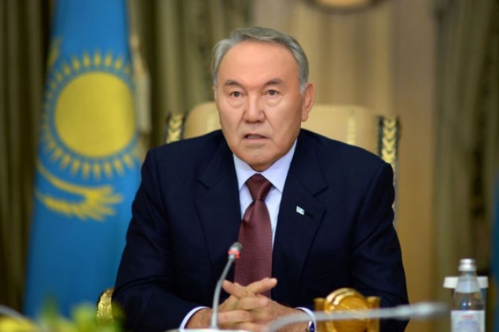 Назарбаев: «Может быть, пора менять декорацию?»