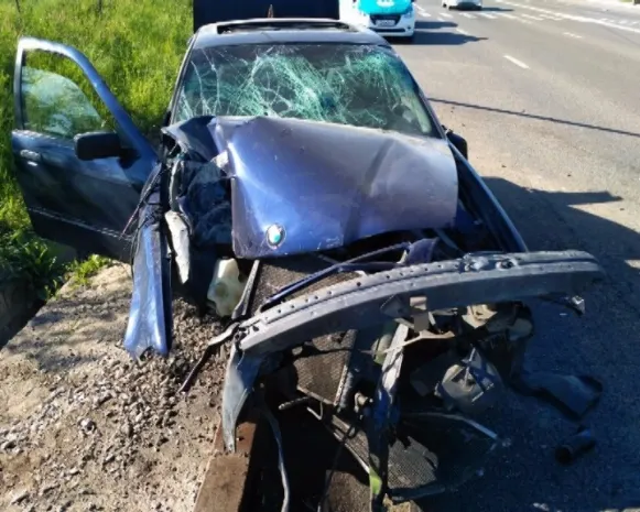 Два человека сильно пострадали в ДТП в Алматы. ФОТО