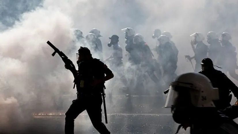 Полиция Стамбула применила газ против демонстрантов