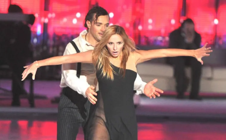 Татьяна Навка вышла на лед через полтора месяца после родов