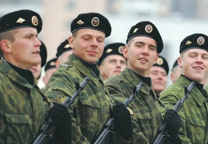 В России запретят выкладывать в интернет фотографии со службы