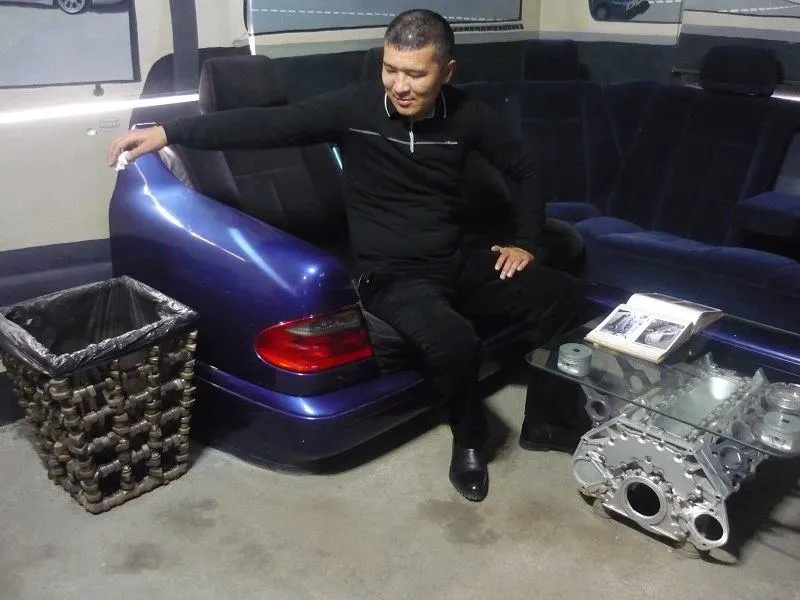 Казахстанец делает мебель из частей автомобилей