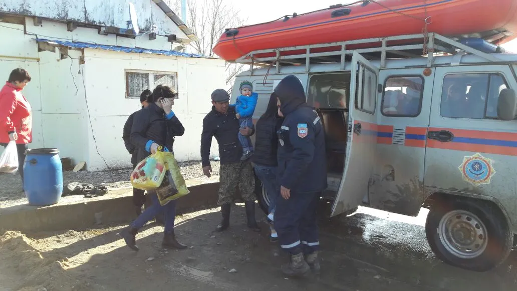 Река затопила дома в Актюбинской области. ВИДЕО, ФОТО