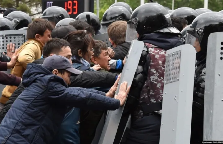 Тургумбаев: Телесные повреждения наносились палками, камнями и арматурой