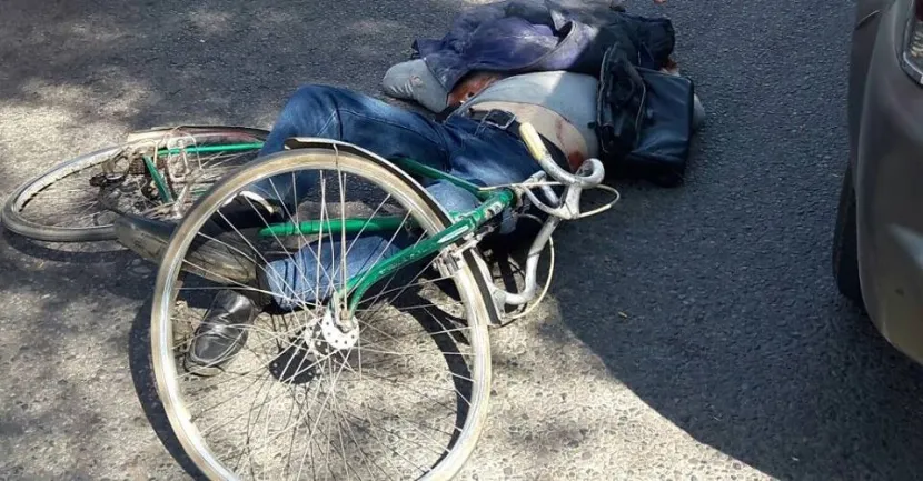 Грузовик раздавил велосипедиста в Алматы. ФОТО