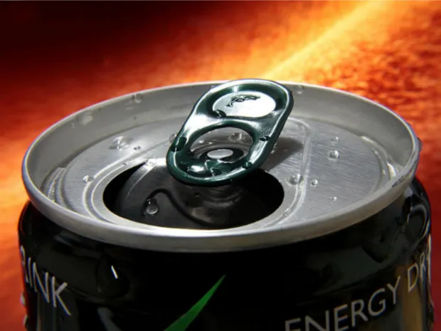 Чем опасно ежедневное употребление энергетических напитков