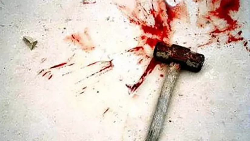 В СКО женщина за миллион тенге размозжила отцу голову молотком