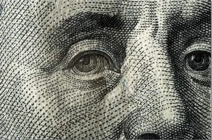 Курс доллара держится на отметке 313 тенге