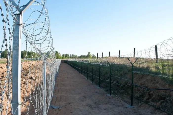 Семью из пяти человек расстреляли на границе КР и Таджикистана