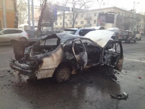 В Алматы взорвался автомобиль. Видео