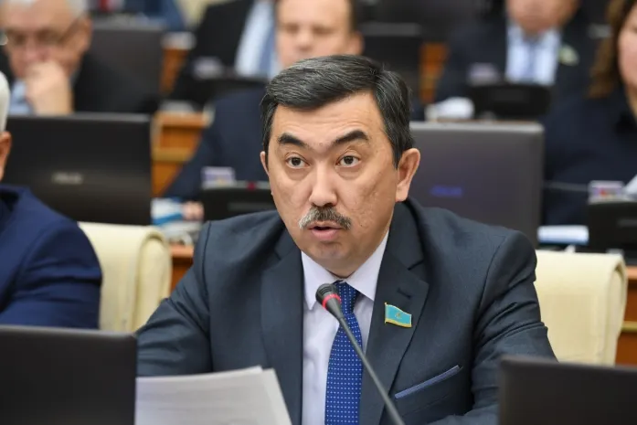 Комитет мажилиса по законодательству возглавил Арман Кожахметов