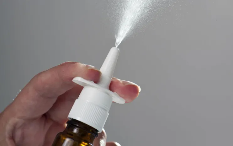 Гинцбург заявил об успешной вакцинации детей назальным препаратом