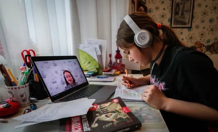 Глава Минздрава предложил начать учебный год в дистанционном режиме