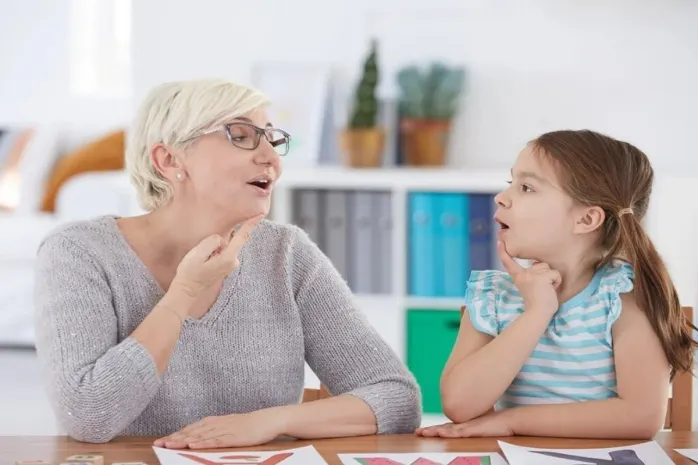 Международный день заикающихся людей, Caps Lock и день без бумаги