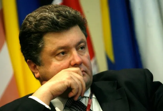 Порошенко хочет вооружить украинскую армию высокоточным оружием