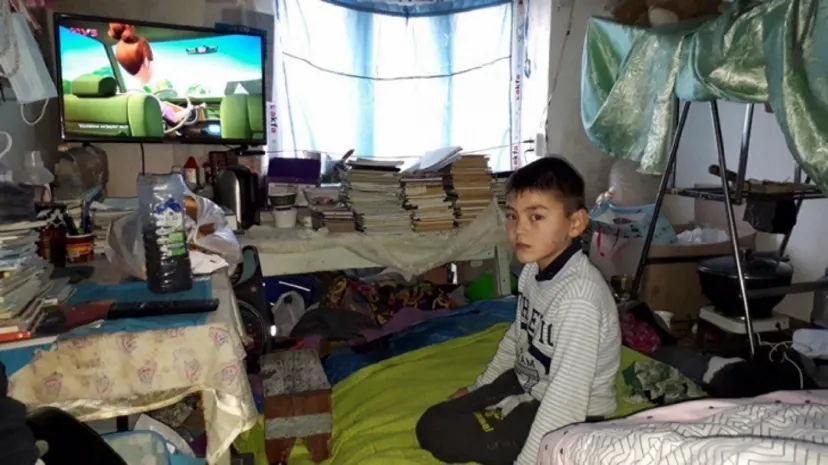 Второклассник записал видео с просьбой защитить его бабушку в Узбекистане