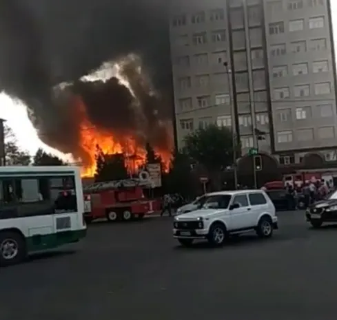 В Шымкенте при пожаре в кафе спасли двух человек