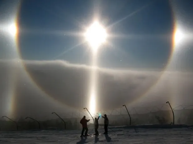 Астанчане наблюдали за необычным кольцом вокруг солнца