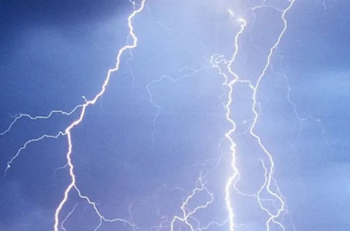 В США женщина после удара молнии родила ребенка