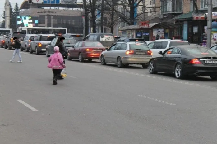 С начала года в Алматы оштрафованы более 10 тыс. пешеходов