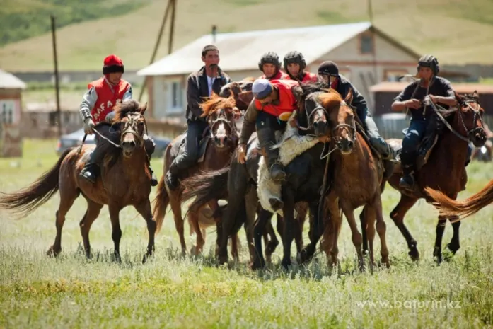 «Кокпар» на дороге – всадников привлекли к ответственности