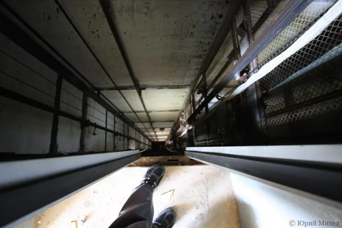 Восемь жильцов столичного ЖК застряли в лифте