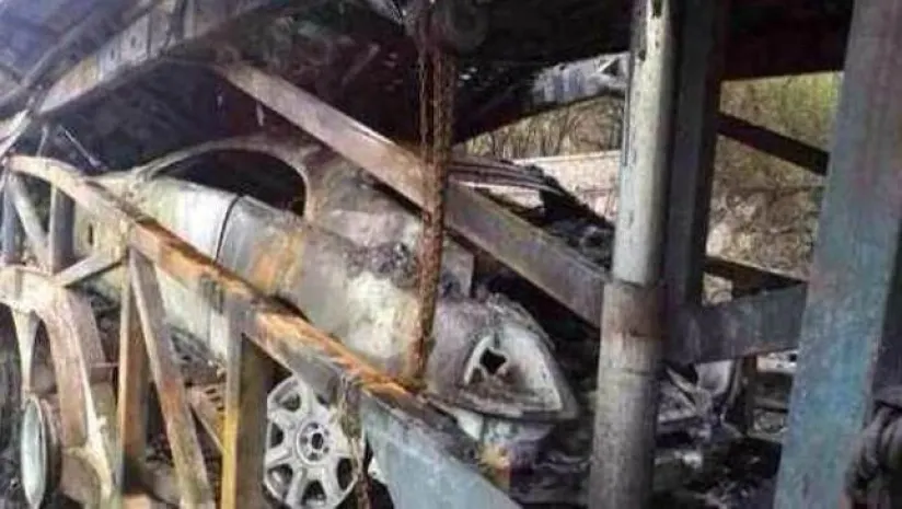 В Китае сгорел трейлер с несколькими дорогими автомобилями