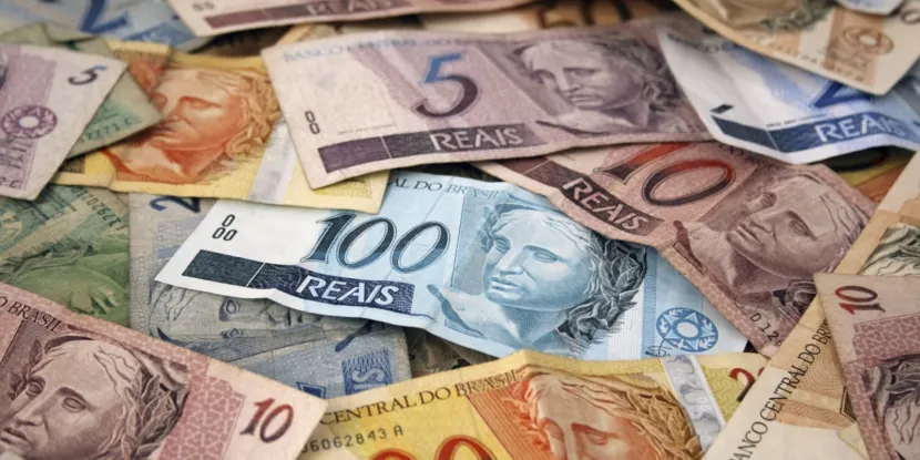 Тенге продолжает укрепляться