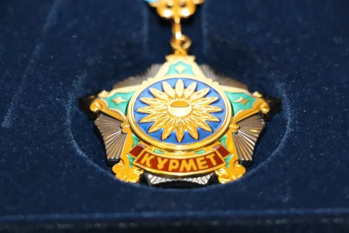 Президент наградил ряд казахстанцев