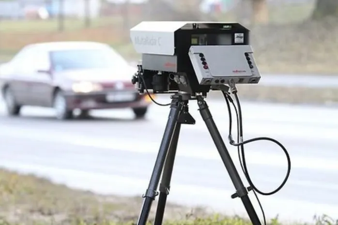 Вы бессовестные – автолюбитель заставил полицейских убрать радар с трассы