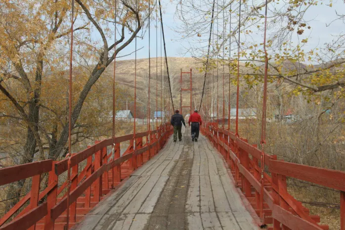 Жители пригородного села вынуждены добираться пешком до Усть-Каменогорска