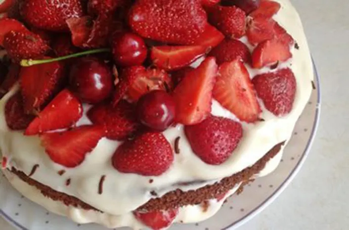 Ученые выяснили, почему мозг выбирает калорийную пищу