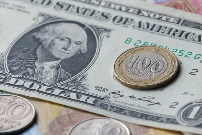 Министр Сулейменов прокомментировал ослабление курса тенге