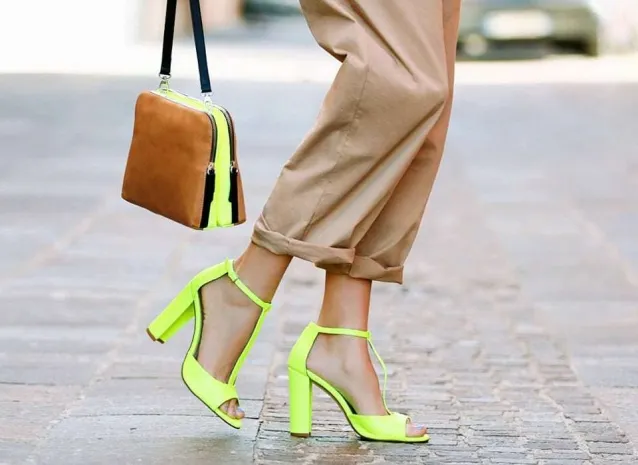 Неоновое лето в Алматы