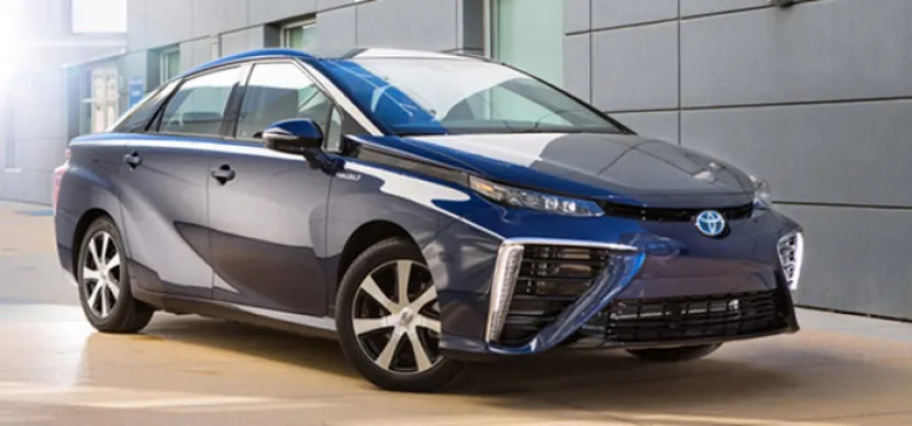 Toyota представила водородный седан Mirai